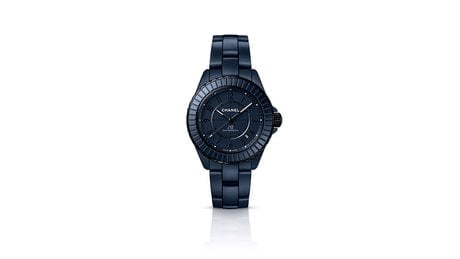 Chanel J12 bleu mat, 11.000 euros.