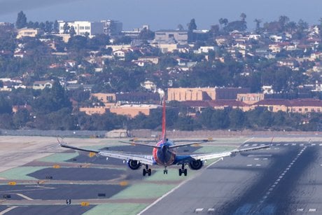 landing plane, airport, Southwest