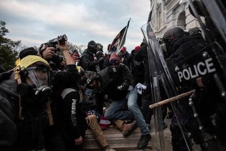 Usa: un policier du capitole meurt des suites de ses blessures