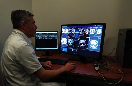 Hopital Foch - logiciel IA de Siemens - François Mellot chef de service de radiologie