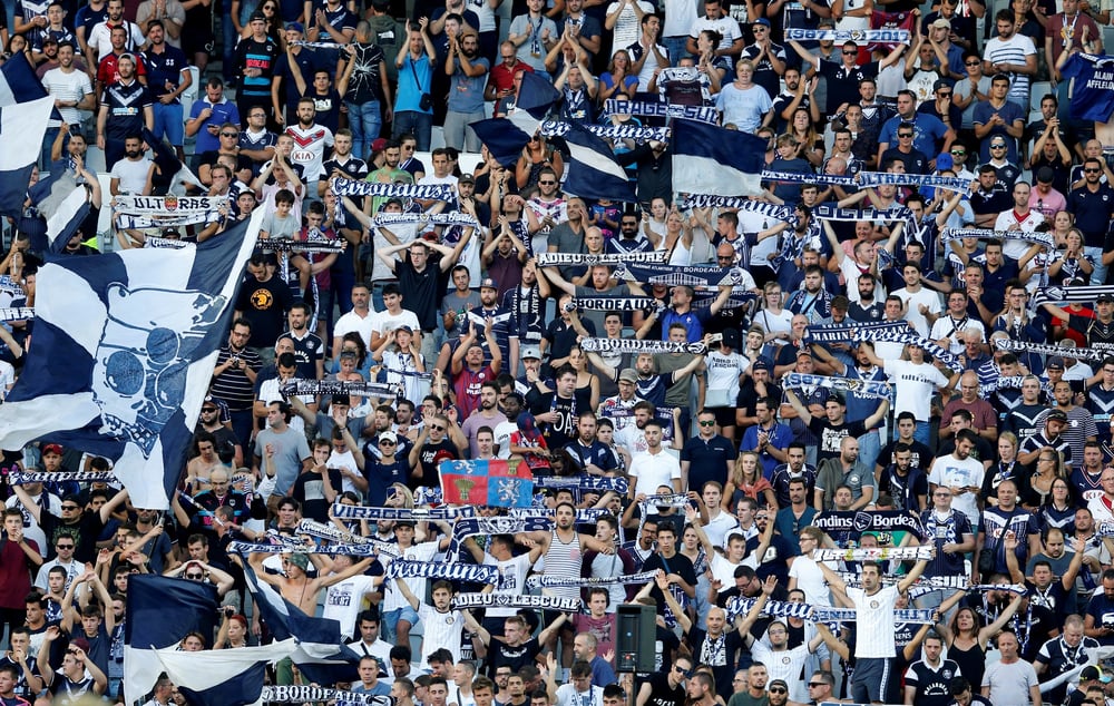 Le repreneur des girondins de bordeaux conteste par des supporters