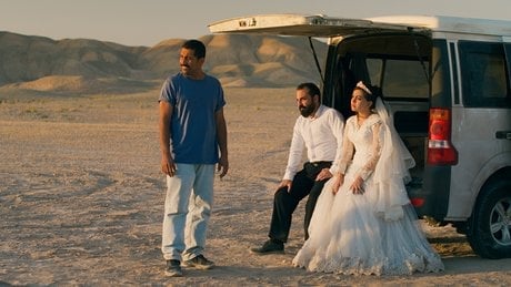 Un simple accident, de Jafar Panahi, avec Vahid Mobasseri, Maryam Afshari, Ebrahim Azizi, Hadis Pakbaten. 1 h 42. Sortie le 1er octobre.