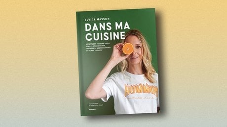 « Dans ma cuisine », paru en 2021 chez Marabout. La journaliste Elvira Masson y propose de multiples recettes simples et originales pour le quotidien parmi lesquelles deux recettes de gravlax avec de la truite ou, moins traditionnel, avec du bœuf.