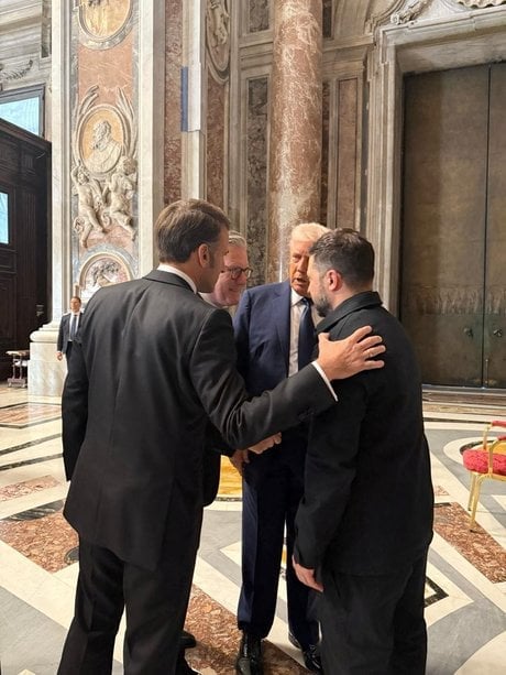 Trump, Zelensky, Macron et Starmer aux funérailles du pape François