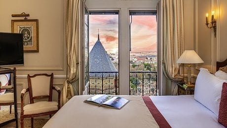 Hôtel de la Cité, place Auguste-Pierre-Pont, à  Carcassonne.