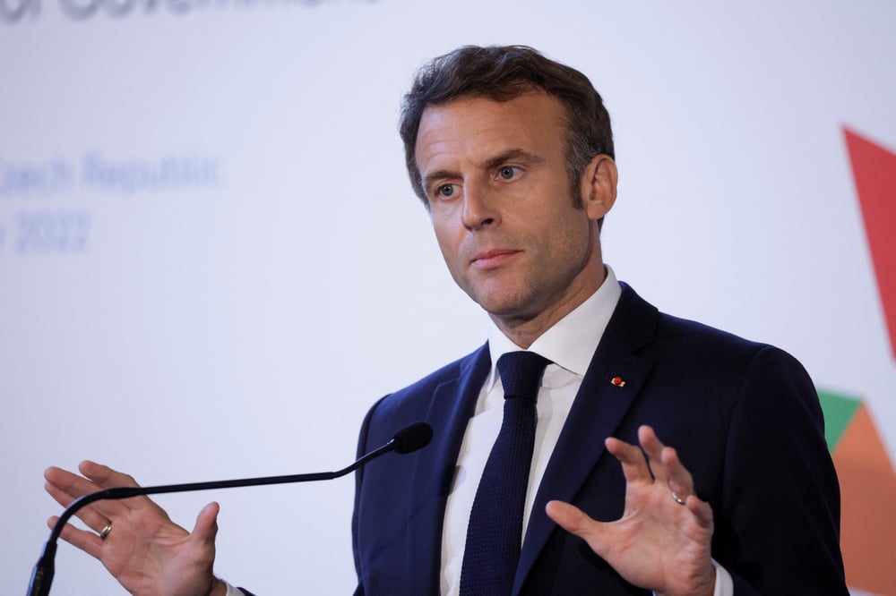Le president francais emmanuel macron assiste a une conference de presse, lors du sommet informel de l'ue a prague
