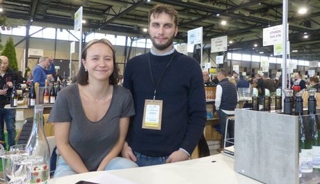 Louise Tangy et Léo Hemmer-Bury se sont installés en 2022 sur 20 hectares à Maury, dans les Pyrénées-Orientales