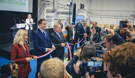 Inauguration de la nouvelle usine 4.0 du groupe Antolin, à Besançon, par Olivier Brecht, ministre délégué chargé du commerce extérieur