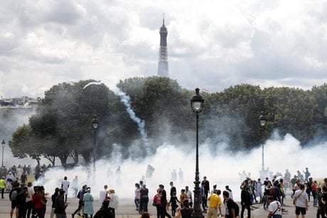 Le personnel soignant manifeste, tensions a paris