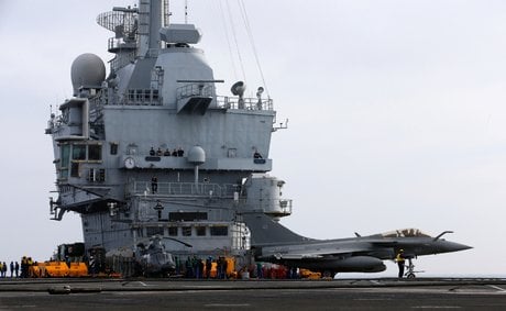 Cinquante cas positifs au coronavirus a bord du porte-avions charles-de-gaulle