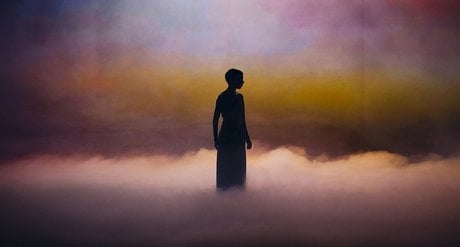 La danseuse Leïla Ka lors d’une répétition de « On m’a trouvée grandie » mis en scène et créé par Valentine Losseau et Raphaël Navarro, de la Compagnie 14:20, photographiée le 14 mars 2024 au Théâtre Le Rive Gauche à Saint-Etienne-du-Rouvray.