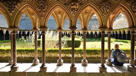 Dans la baie du Mont Saint-Michel, l'Abbaye est classée Patrimoine Mondial de l'UNESCO.