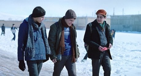 Au pays de nos frères, de Raha Amirfazli et Alireza Ghasemi, avec Mohammad Hoseini, Hamideh Jafari, Bashir Nikzad. 1 h 35.