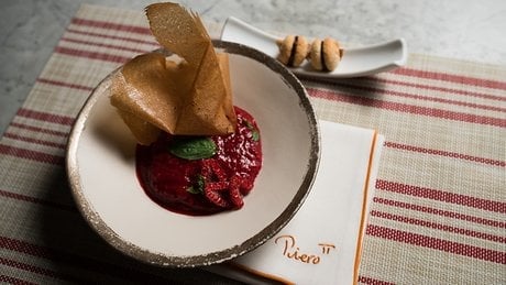 FRAMBOISE Parfait glace au basilic-coulis-froisse PIERO TT-