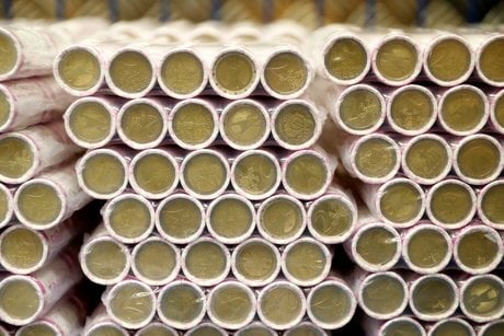 Les assureurs francais preparent un plan de 1 milliard d'euros pour soutenir l'activite