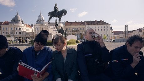 Kontinental '25, de Radu Jude, avec Eszter Tompa, Gabriel Spahiu, Adonis Tanta, Serban Pavlu. 1 h 49. Sortie mercredi.