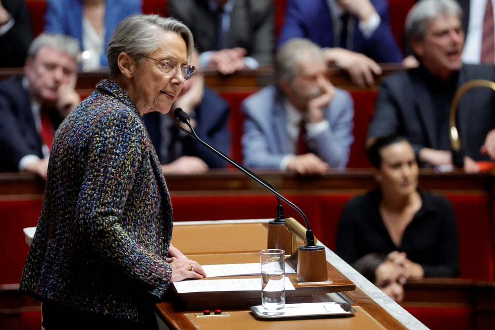 La premiere ministre elisabeth borne annonce l'utilisation de l'article 49.3 de la constitution