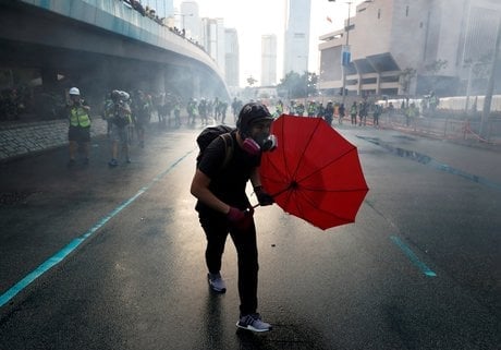 Manifestations a hong kong: des citoyens du belize et de taiwan arretes