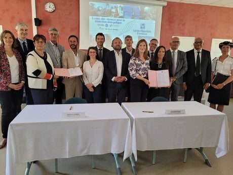 Carole Grandjean ministre déléguée chargée de l'Enseignement et de la Formation professionnels et Marianne Laigneau Présidente du Directoire d’Enedis inaugurent les classes « réseaux électriques »