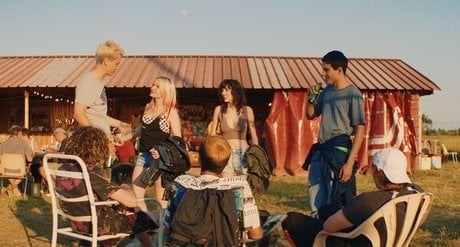 La Pampa, d'Antoine Chevrollier, avec Sayyid El Alami, Amaury Foucher, Damien Bonnard, Florence Janas, Artus. 1 h 43. Sortie mercredi.