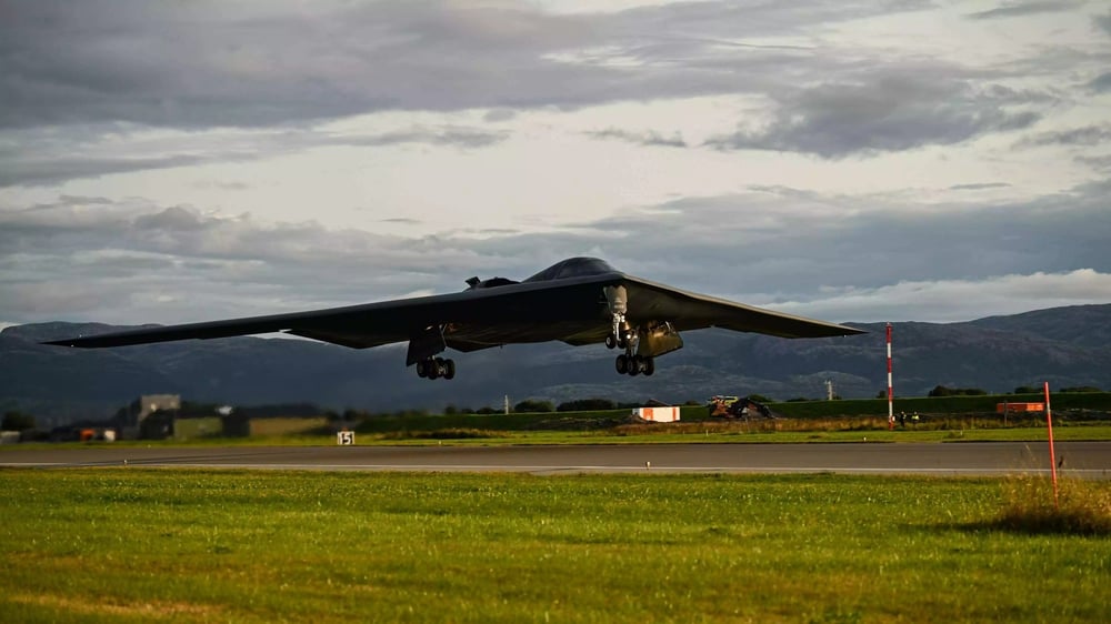 Atterrissage historique d'un B-2A Spirit sur la base aérienne d'Ørland en Norvège.