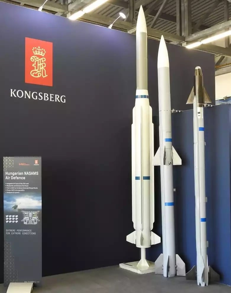 Les missiles du NASAMS: (de g. à dr.) AMRAAM-ER, AMRAAM et Sidewinder.
