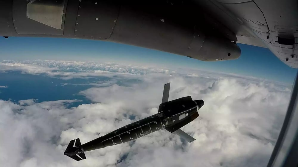 Première séparation d'une bombe air-sol guidée et propulsée AASM 1000 depuis un Rafale.