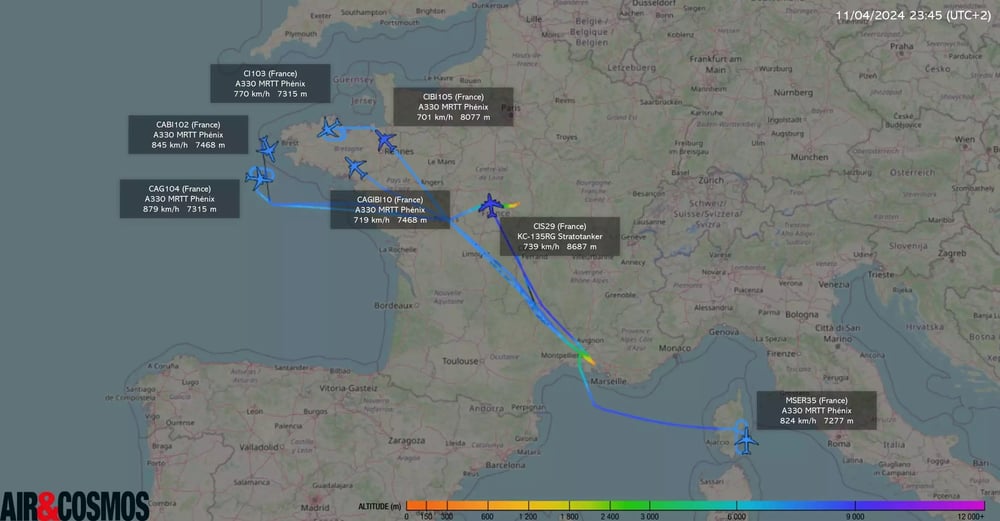 Déroulé visible de Poker 2024-02. Les 5 Phénix au-dessus de la Bretagne avaient coupé leur transpondeur et se trouvaient en réalité au-dessus des Pyrénées.