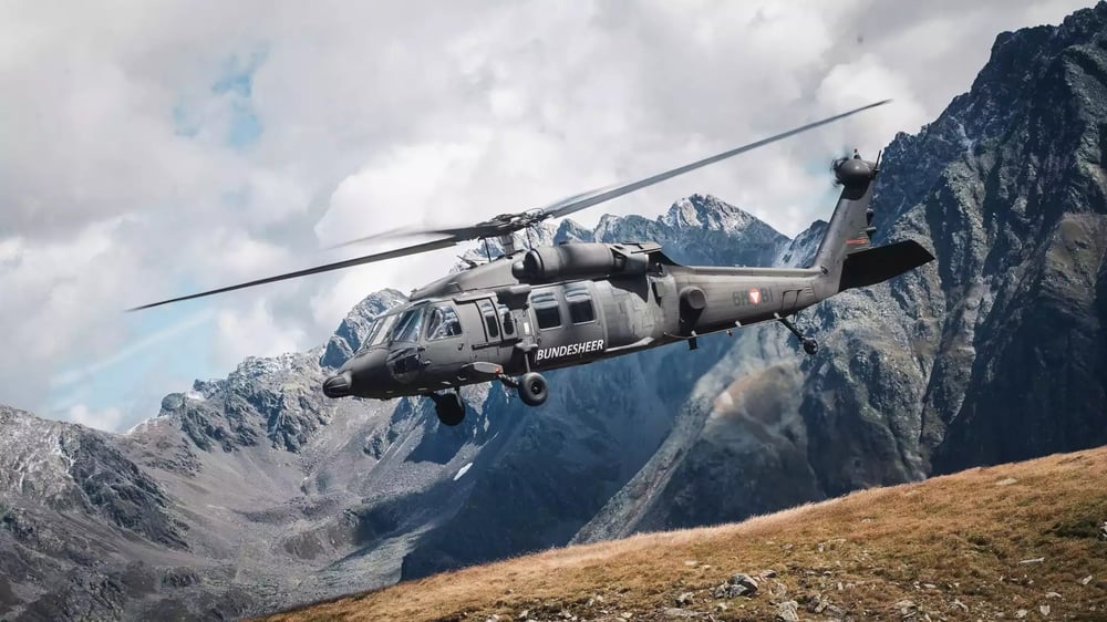 S-70 Black Hawk de la Force aérienne autrichienne en montagne.