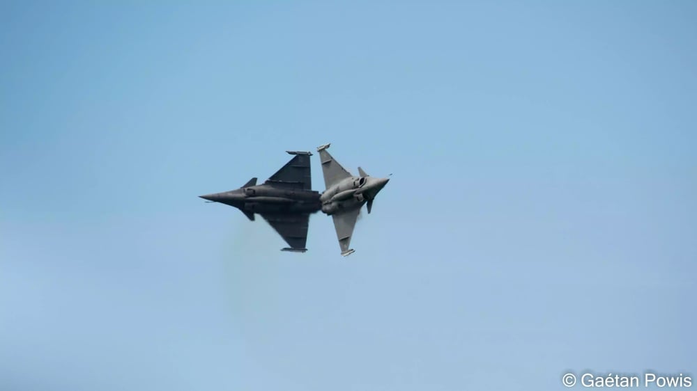Croisé TOP ! Les Rafale Marine assure le show lors du meeting aérien d'Arromanches (8 juin 2024).