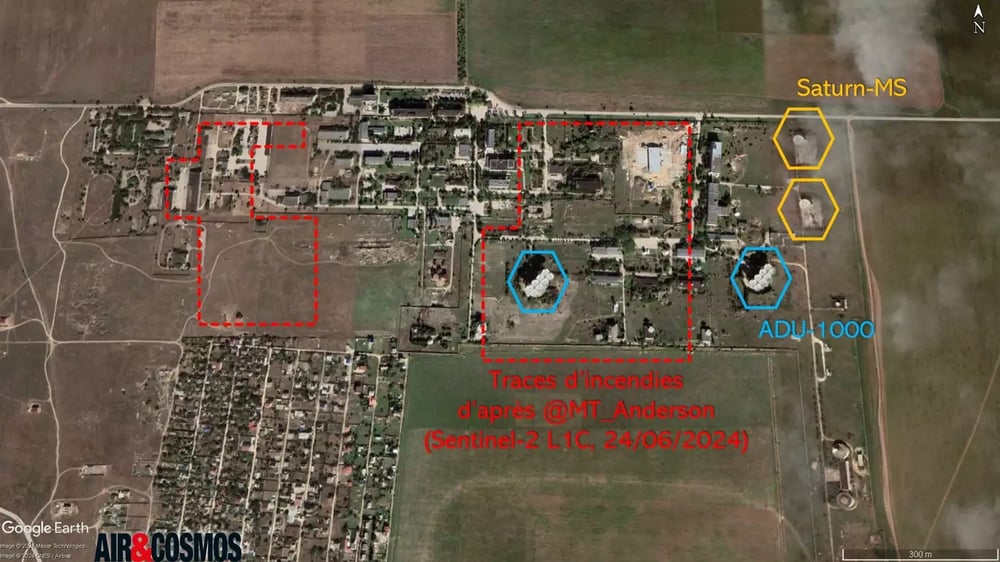 Combinaison des traces d'incendies prises le 24 juin 2024 par le satellite Sentinel-2 et une image Google Earth du 28 avril 2021 du site NIP-16 en Crimée.