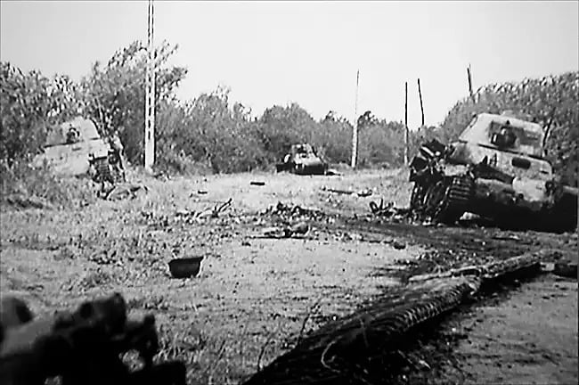 Chars légers Renault R35 allemands détruits durant la bataille de La Fiere (débarquement de Normandie, juin 1944).