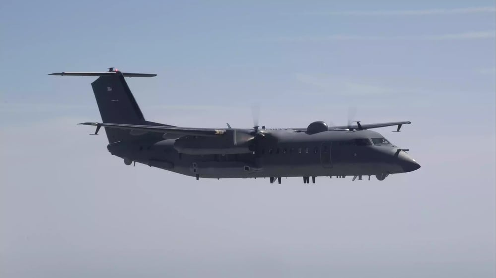 Avion de reconnaissance (COMINT et IMINT) RO-6A de l'US Army en vol.