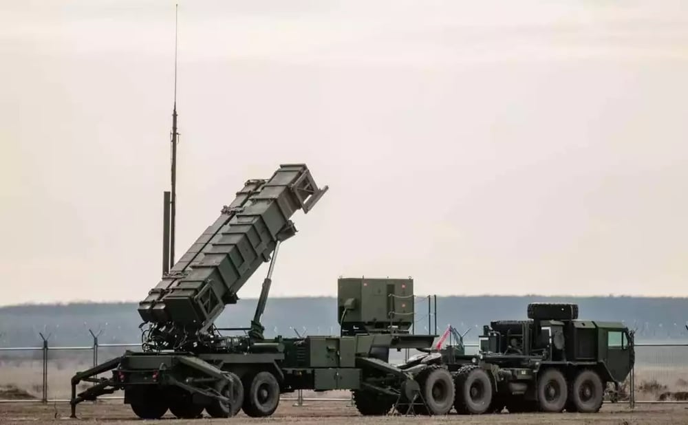 Lance-missiles M903 d'une batterie antiaérienne Patriot de la Force aérienne roumaine avec 1 missile PAC-2 et 2 missiles PAC-3 MSE.