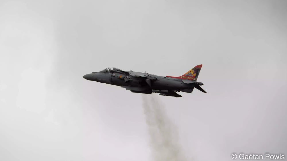 EAV-8B Matador de l'Aéronavale espagnole lors d'une démonstration de vol sur place à 360° à RIAT (20 juillet 2024).