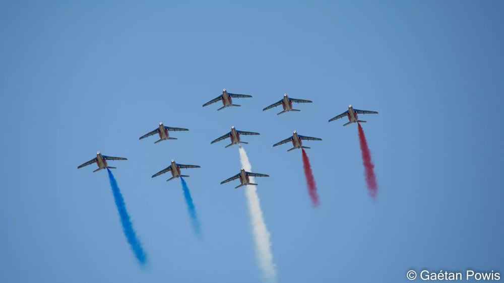 Petit passage de la Patrouille de France pour saluer les personnes venues les voir décoller depuis l'aéroport du Havre-Octeville (7 juin 2024).