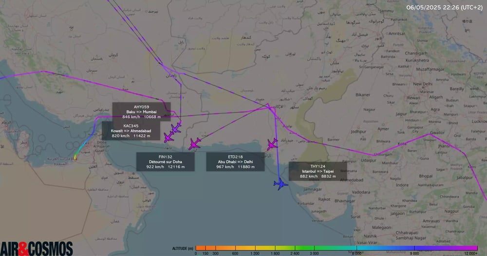 Suite aux frappes indiennes sur le Pakistan, ce dernier a fermé son espace aérien et a vu de nombreux changements de trajectoires dans les airs (6 mai 2025).