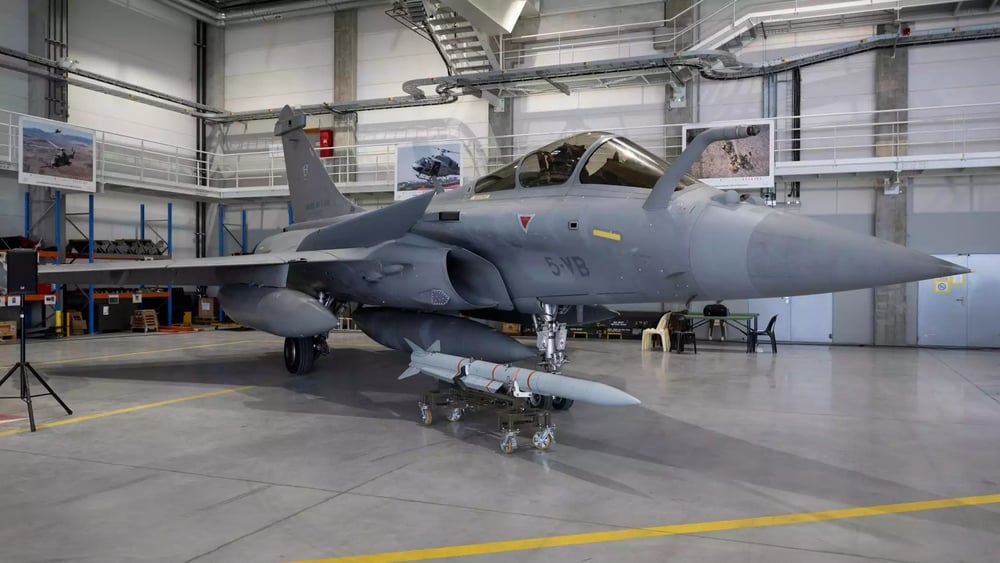 Présentation d'un Rafale C (EC 1/5 Vendée) et d'un missile Meteor aux membres de l'IHEDN (6 novembre 2024).