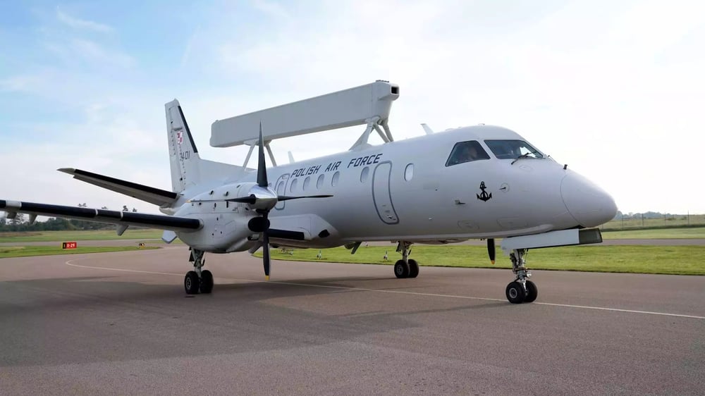 Avion de guet aérien et de commandement avancé Saab 340 AEW&C polonais au sol (29 septembre 2023).