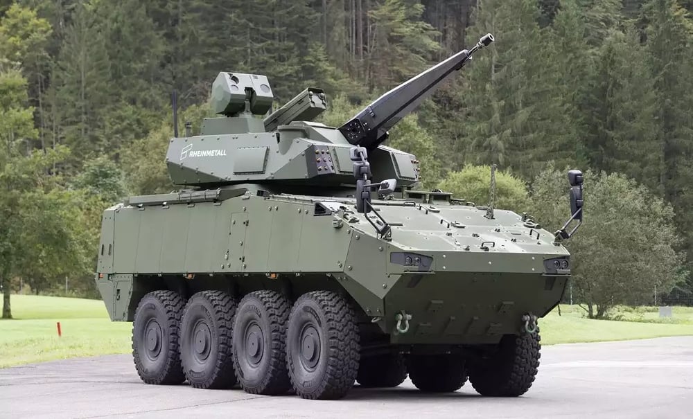 Prototype du futur système antiaérien mobile courte portée danois _ tourelle de Skyranger 30 (avec Mistral 3) sur un châssis de Piranha V.
