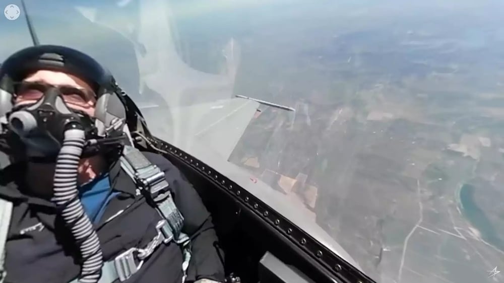 Vue de l'aile gauche d'un F-16D Fighting Falcon prise depuis la place arrière (31 mai 2017).