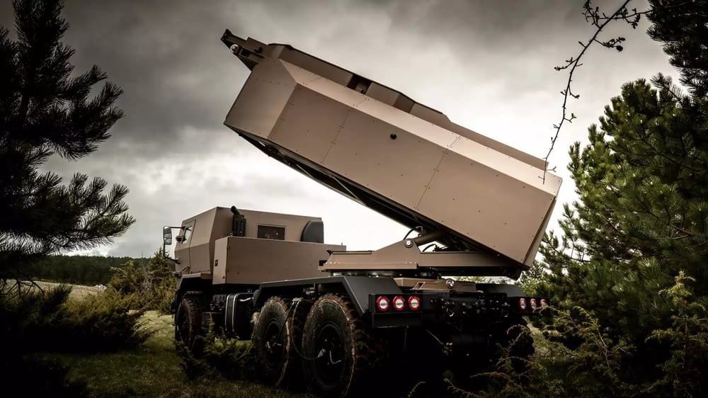 Vue rapprochée du système d'armes du lance-roquettes multiple Foudre.