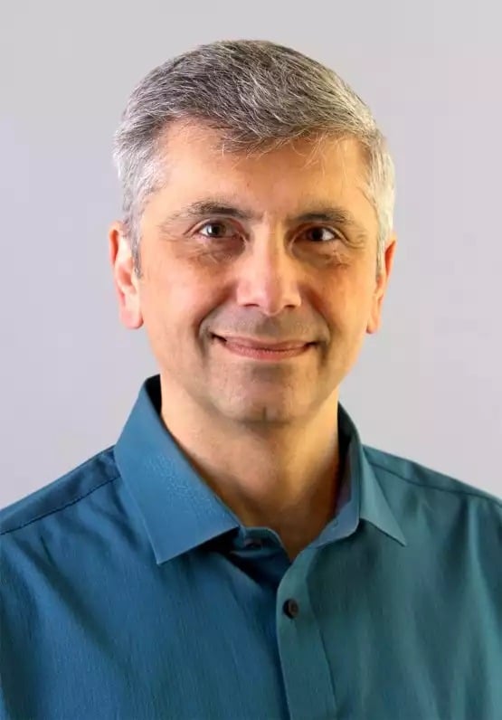 Auteur_anthony nicoli headshot.jpg
