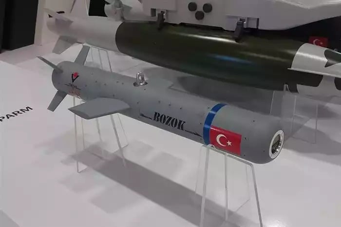 Les nouvelles bombes planantes Bozok, présentées ici lors de l'International Defense Industries Fair d'Istanbul, en août 2017.