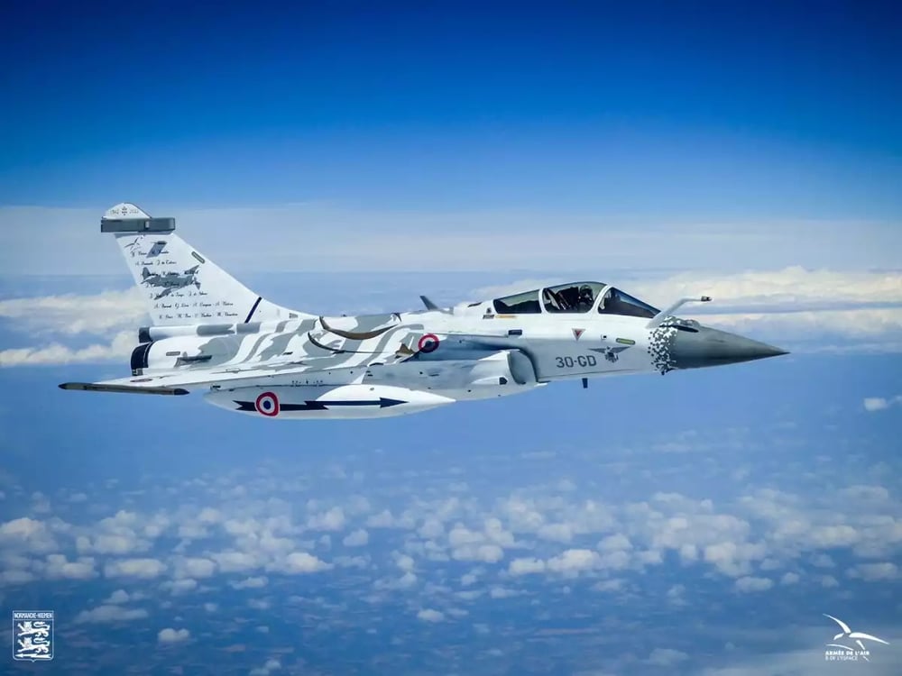 Le Rafale C du 2/30 Normandie-Niémen dans sa livrée anniversaire 80 ans.