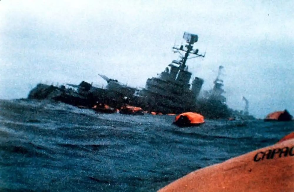 Le ARA General Belgrano, croiseur argentin coulé suite à un affrontement avec le HMS Conqueror de la Royal Navy.