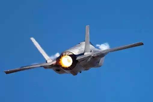 f35 arriere.jpg