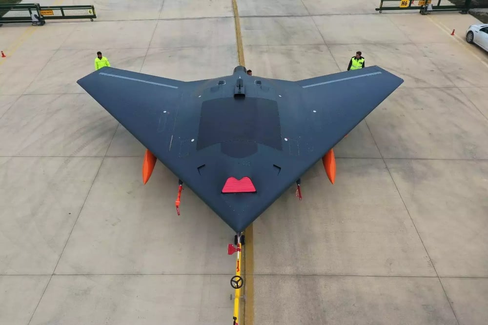 Le drone Anka-3 semble à première vue furtif, adoptant une architecture analogue au Northrop Grumman X-47N ou au Dassault nEUROn.