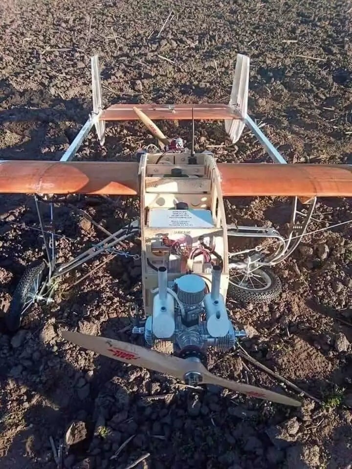 Les soldats des des forces armées ukrainiennes ont abattu un drone de reconnaissance artisanale russe dans la zone frontalière de Oblast de Soumy, au nord-est de l'Ukraine.