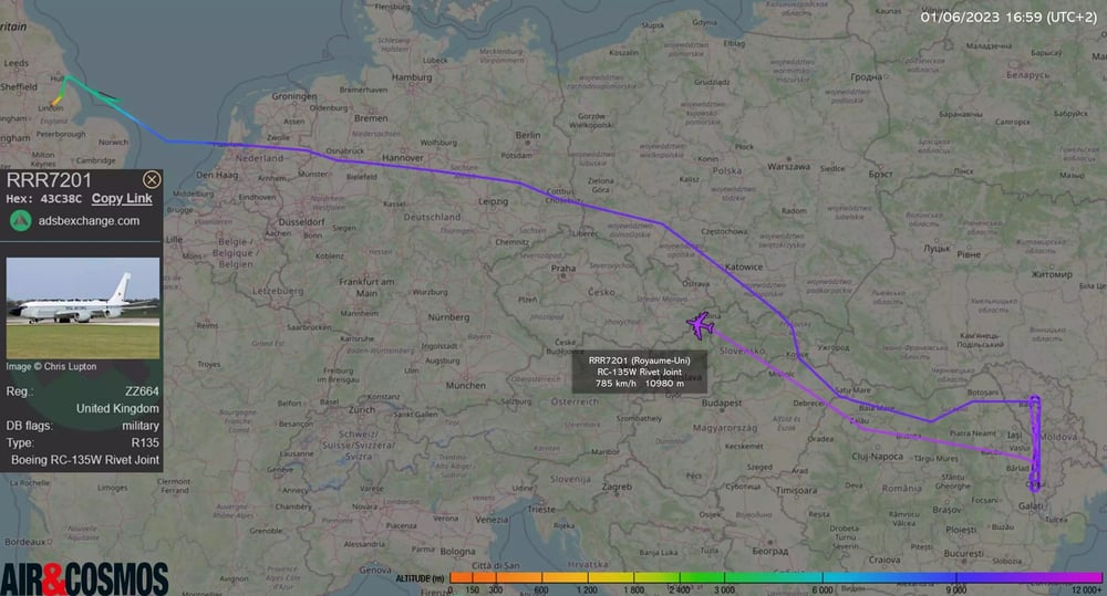 Premier vol d'un RC-135W Rivet Joint anglais sur la Moldavie.